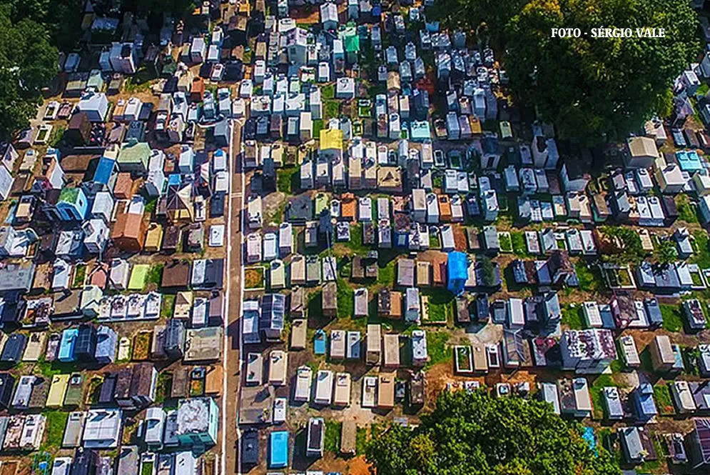 Rio Branco se Prepara para Receber Multidão nos Cemitérios no Dia de Finados