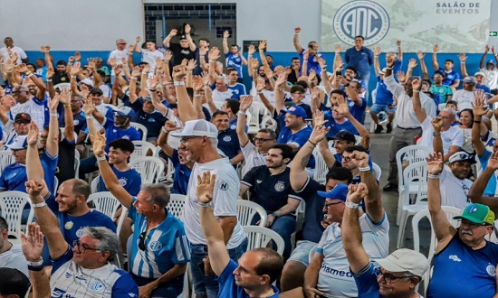 Confiança dá o ‘sim’ à SAF: Clube aprova transformação com investimento milionário