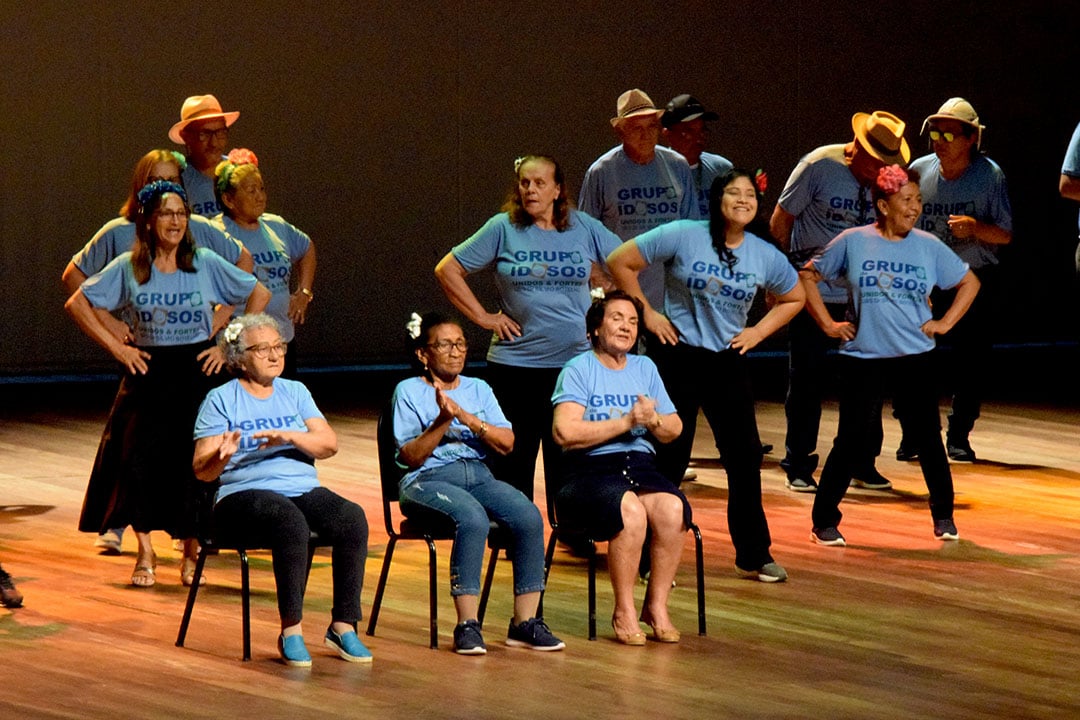 Talento e Vitalidade: Idosos brilham em Show de Talentos no Teatro Municipal de Boa Vista