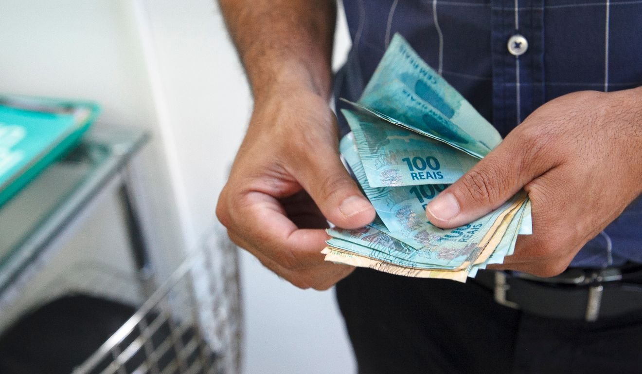 13º Salário Turbina a Economia Capixaba em 2025: Saiba Quem Recebe e Quando