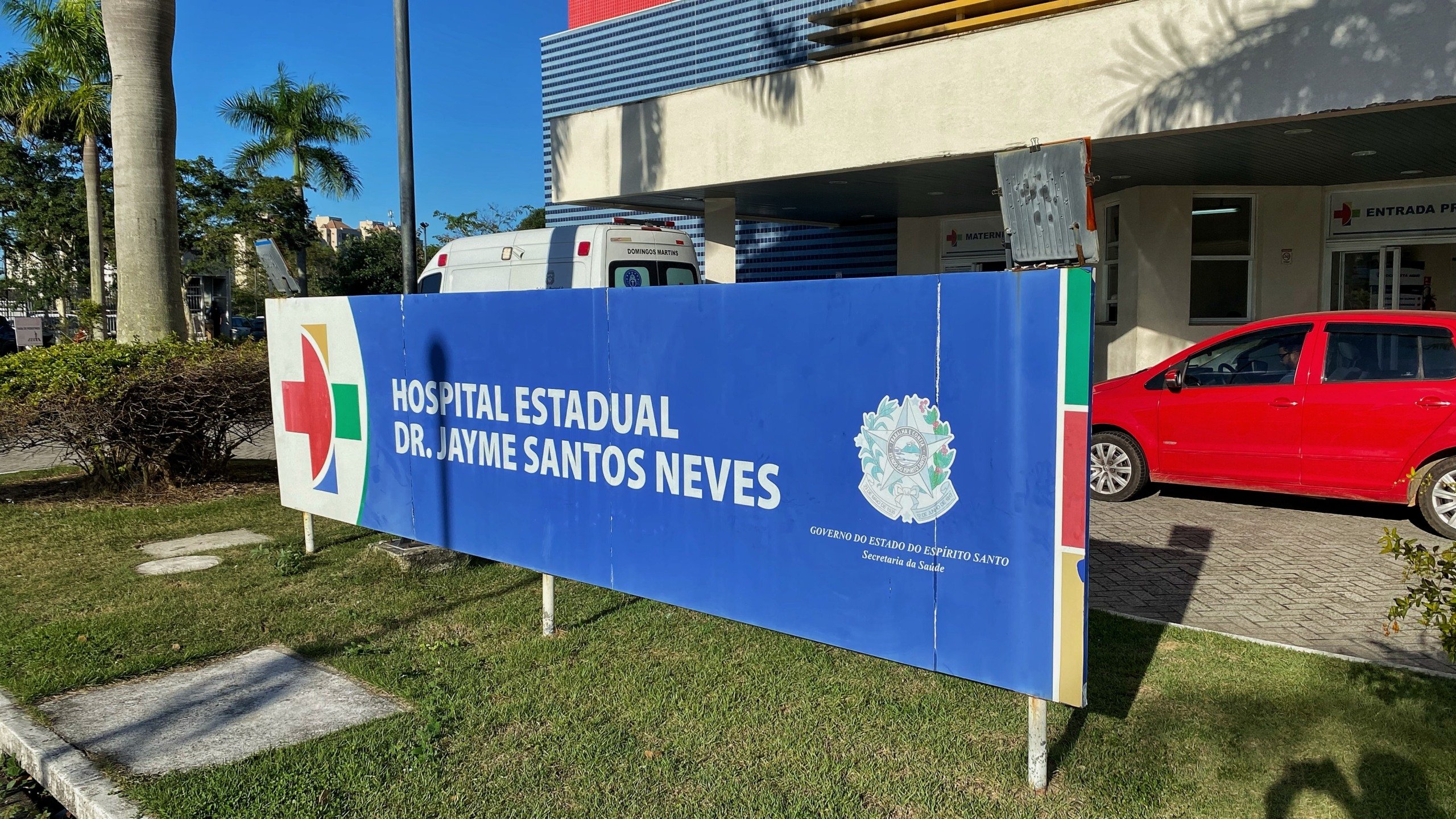 Homem é baleado durante assalto em bar na Serra; Polícia investiga inconsistências no depoimento