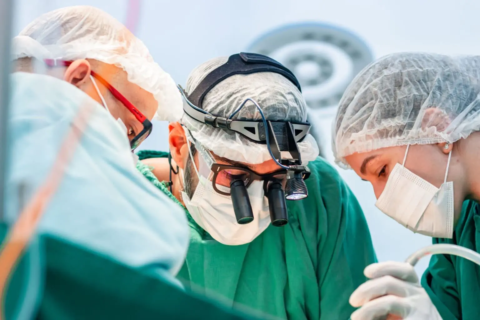 Em pleno feriado, Fundhacre realiza 15º transplante de fígado do ano, salvando vida de acreano de 66 anos