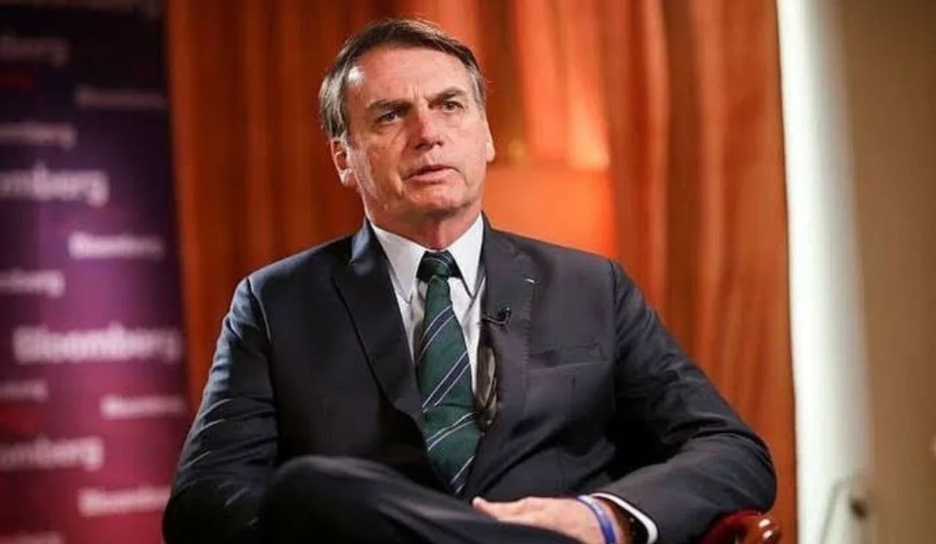 Defesa de Bolsonaro Alega Risco de Morte em Caso de Prisão e Recorre da Decisão
