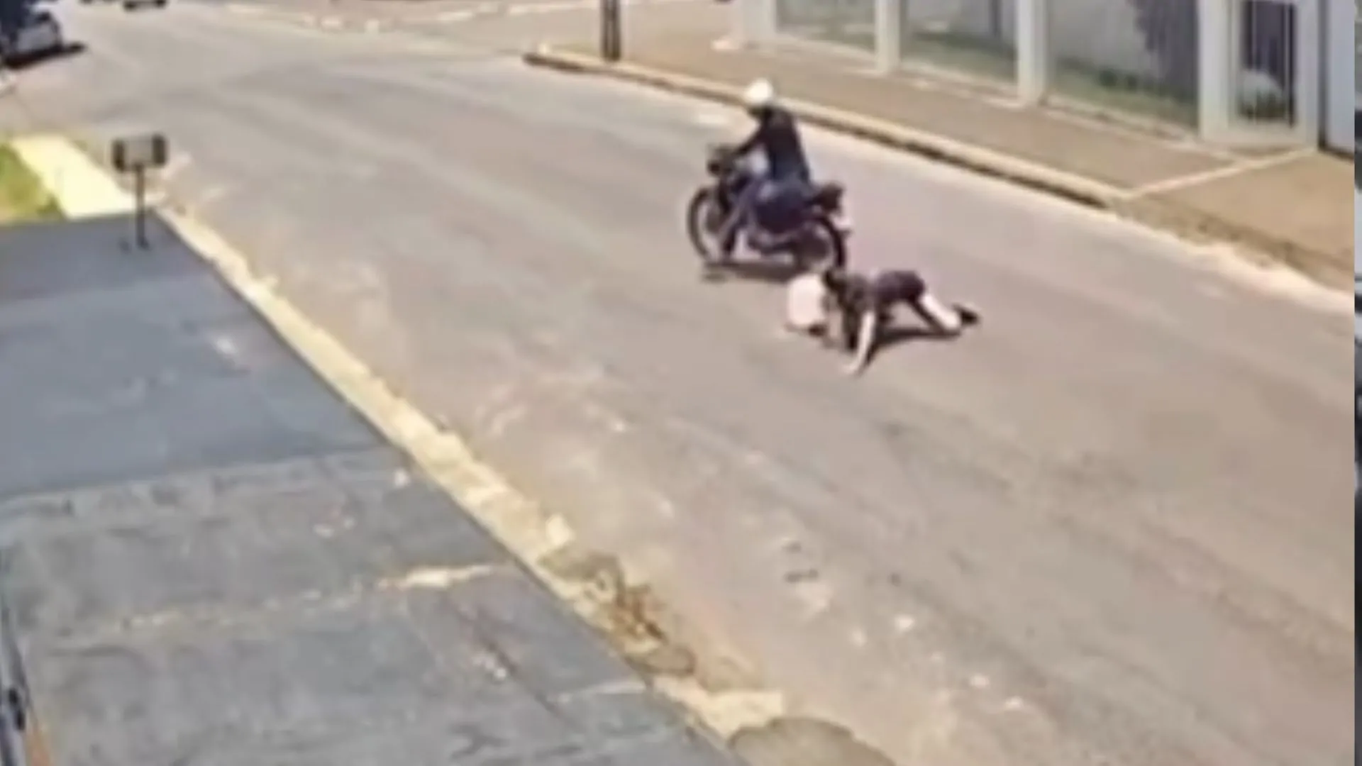 Ato de Bravura: Adolescente de 12 Anos Escapa de Sequestro Saltando de Moto em Mato Grosso