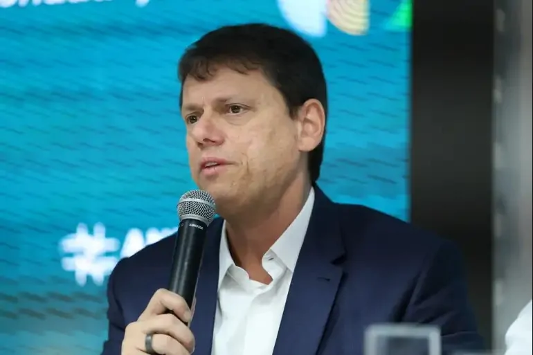 Tarcísio de Freitas Defende Referendo Sobre Prisão Perpétua e Elogia Modelo Bukele