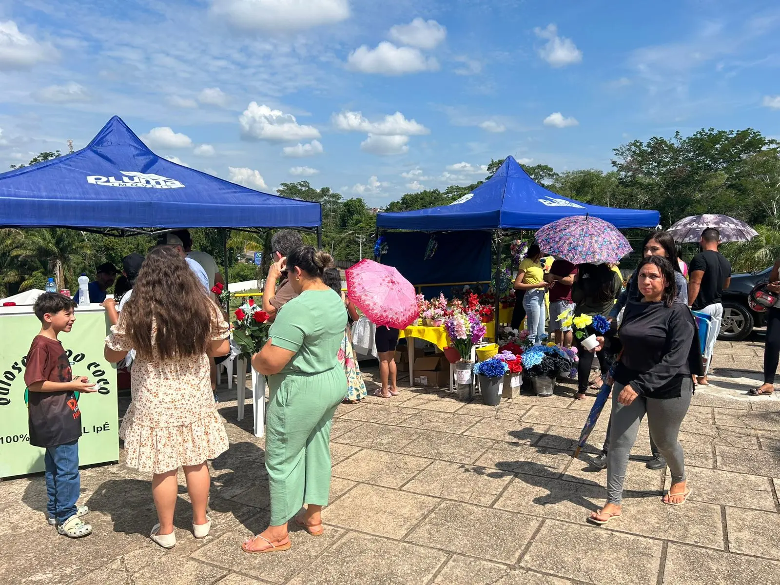 Finados aquece economia local: Comércio de flores e velas floresce em cemitérios de Rio Branco