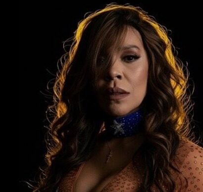 Um ciclo se encerra: Silvânia Aquino anuncia saída da Calcinha Preta após 23 anos