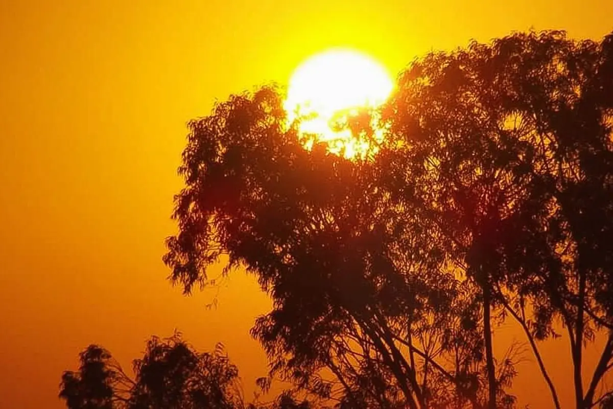 Acre se Prepara para Sábado de Tempo Instável: Sol, Calor Abafado e Risco de Chuvas Fortes