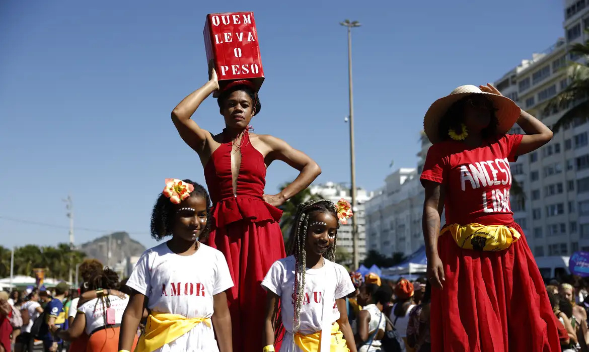 Marcha de Mulheres Negras em Brasília Clama por Reparação Econômica e Reconhecimento Histórico