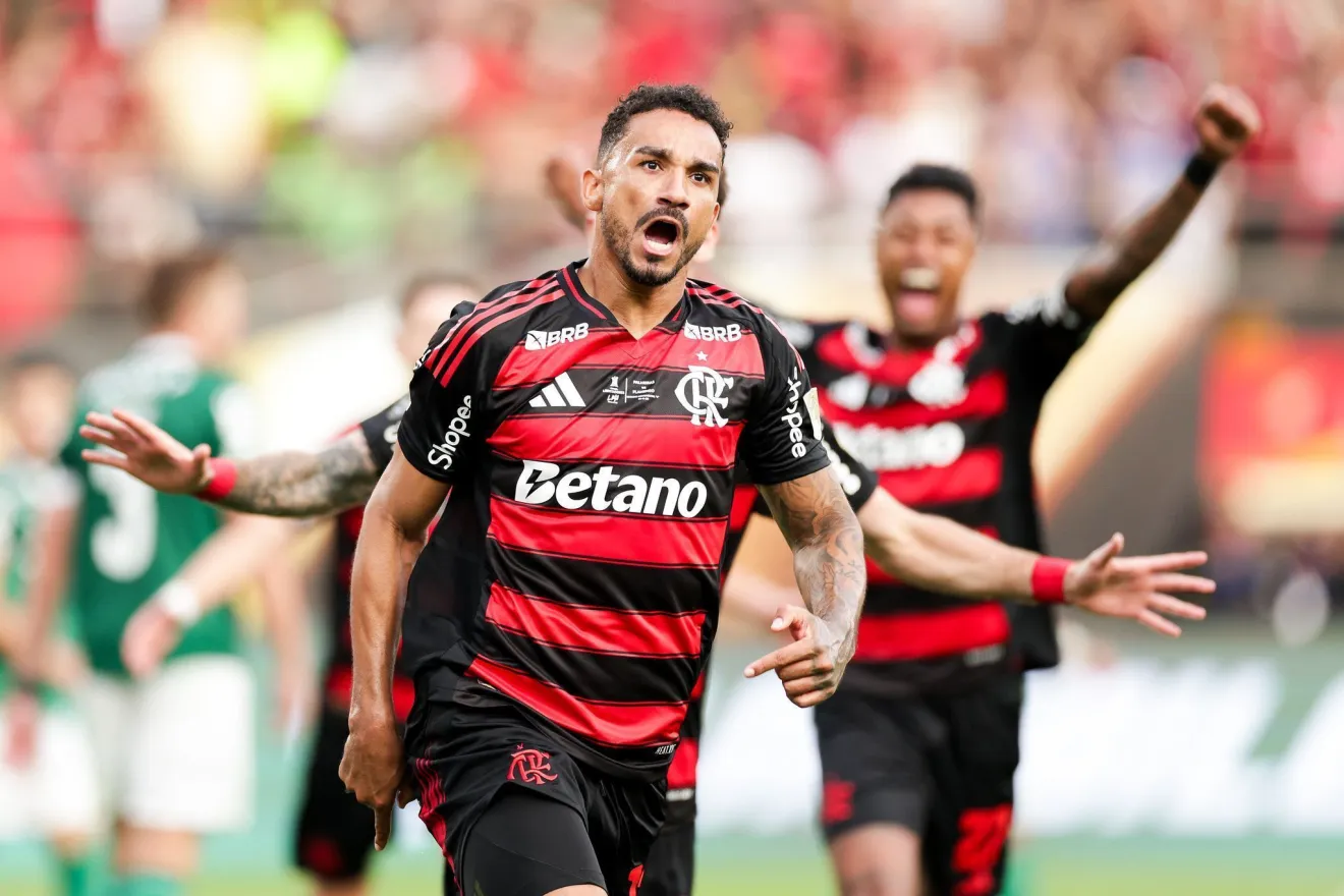 Flamengo no Olimpo: Rubro-Negro Supera Palmeiras e Conquista o Tetracampeonato Histórico da Libertadores