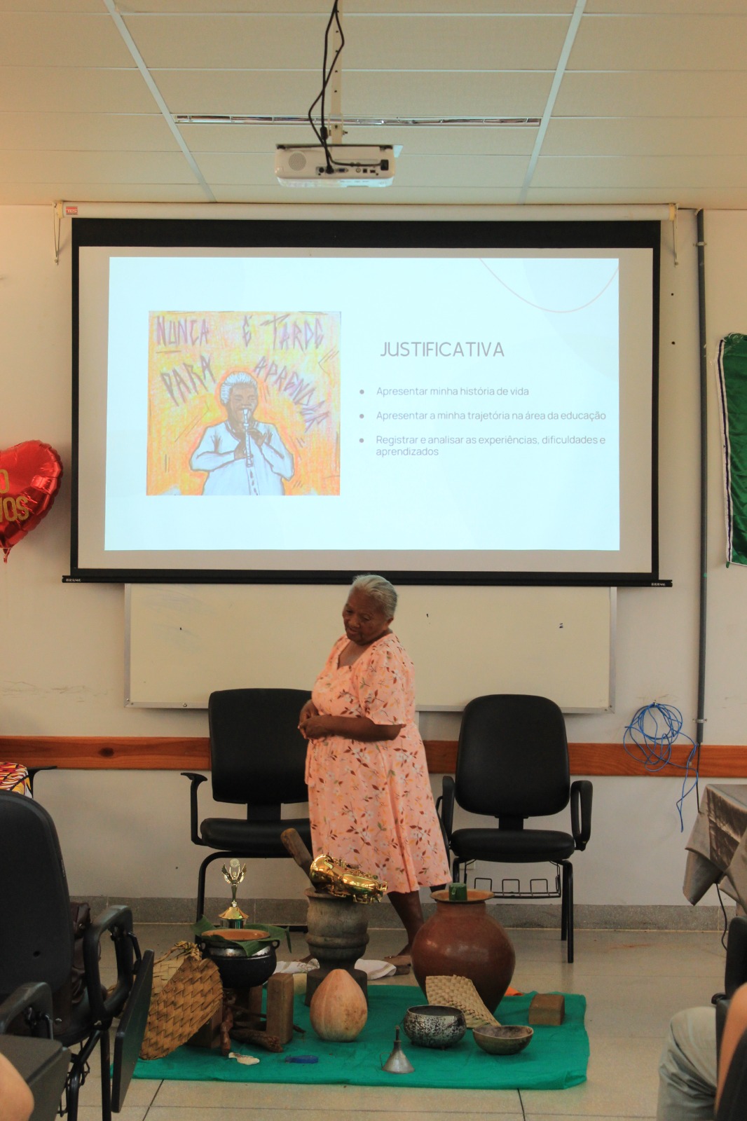 Aos 70, Dona Fátima, Filha de Quebradeira de Coco, Inspira e Conclui Graduação na UFNT