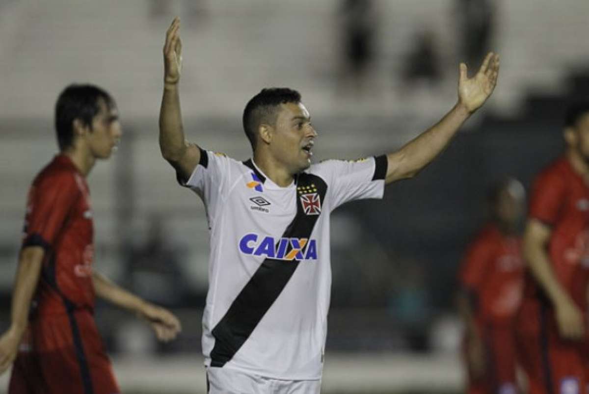 Ídolo do Vasco, Éder Luis detona Euriquinho: ‘Para mim, é safado’