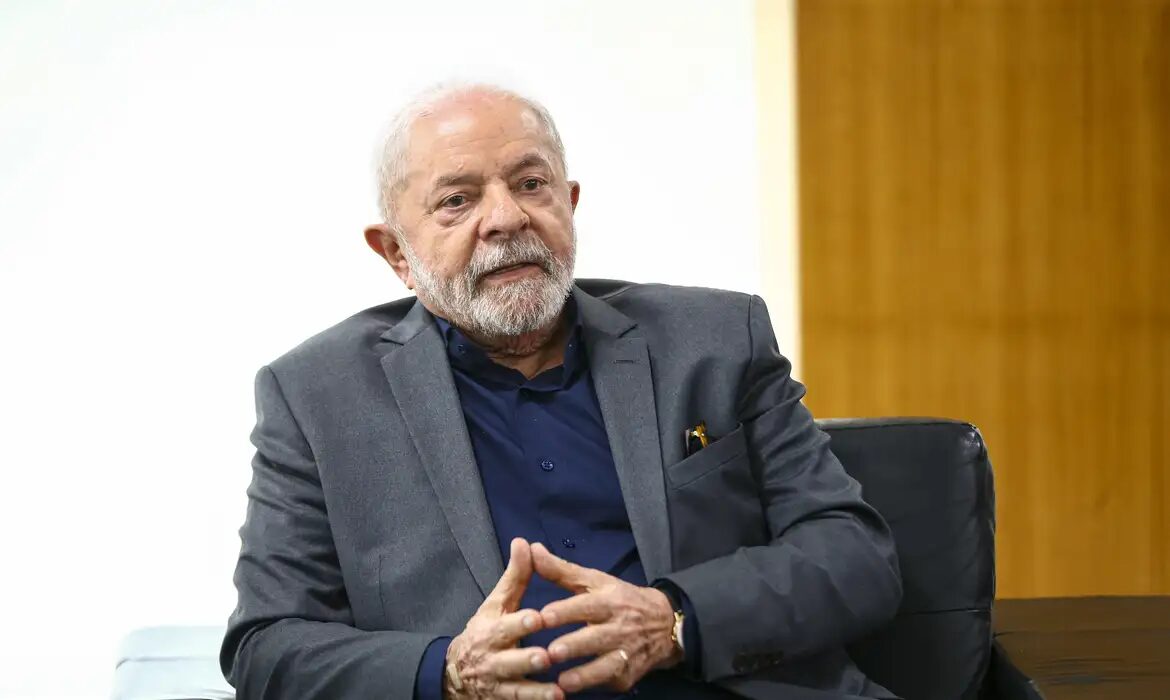 Lula e Pacheco Alinham Estratégias para Indicação ao STF: Messias Ganha Força