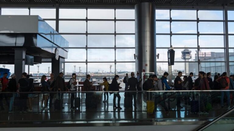 Casal palestino retido no aeroporto de SP após solicitar refúgio