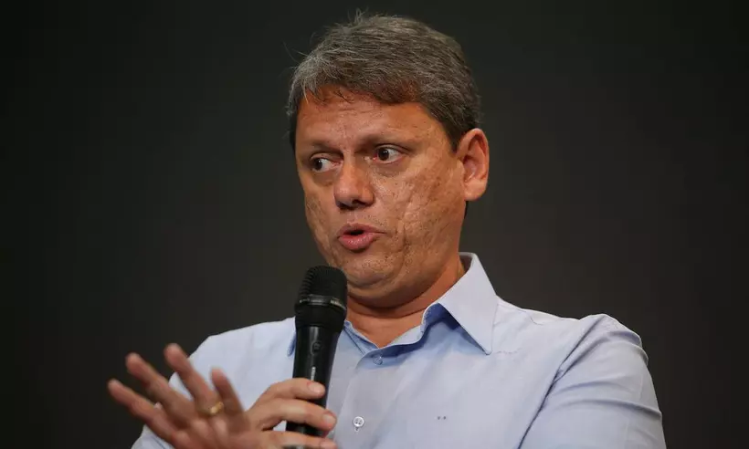 Tarcísio Defende Privatização da Sabesp e Critica Esquerda em Evento de Investimentos