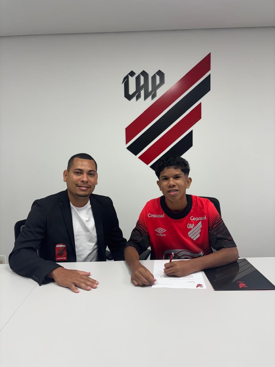 Joia Maranhense Brilha no Furacão: Athletico-PR Contrata Promessa do Moto Club