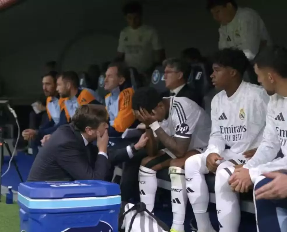 Crise no Real Madrid? Rádio espanhola aponta racha entre jogadores e Xabi Alonso