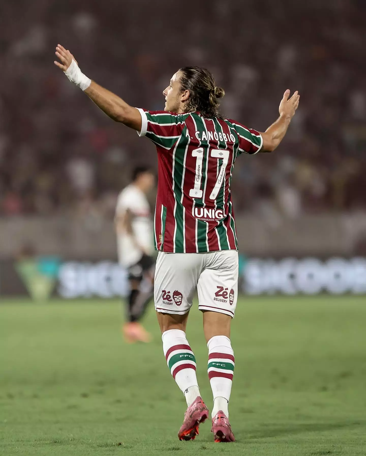 Humilhação no Maracanã: São Paulo sofre goleada histórica e vê crise se agravar