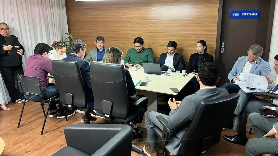 Câmara de Natal aprova relatório que pede cassação de Brisa Bracchi; plenário decide futuro da vereadora