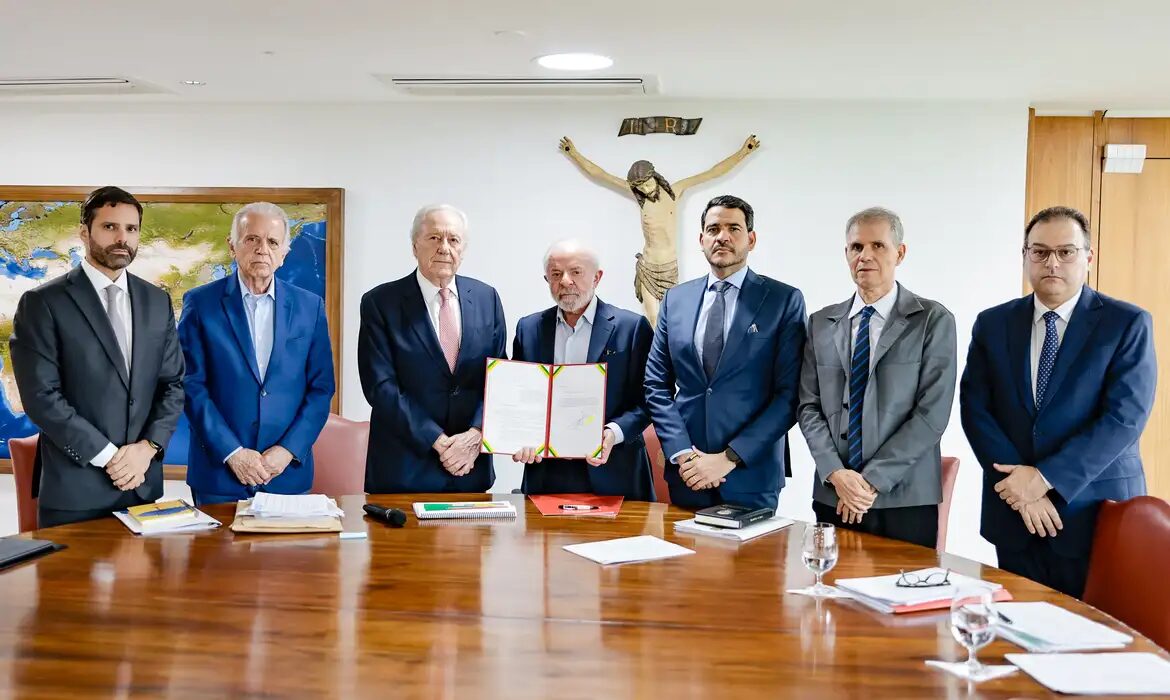 Lula Declara Guerra ao Crime Organizado com Proposta Antifacção Urgente no Congresso