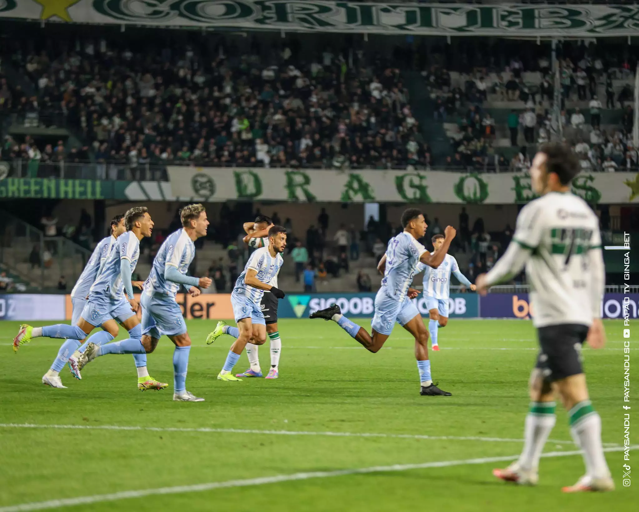 Em meio ao rebaixamento, Paysandu tenta manter tabu contra o líder Coritiba