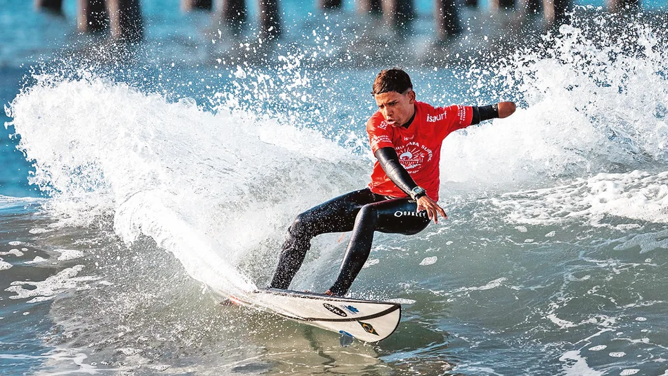 Potiguar Davi Lima, de 15 anos, brilha e garante vaga na final do Mundial de Parasurf na Califórnia