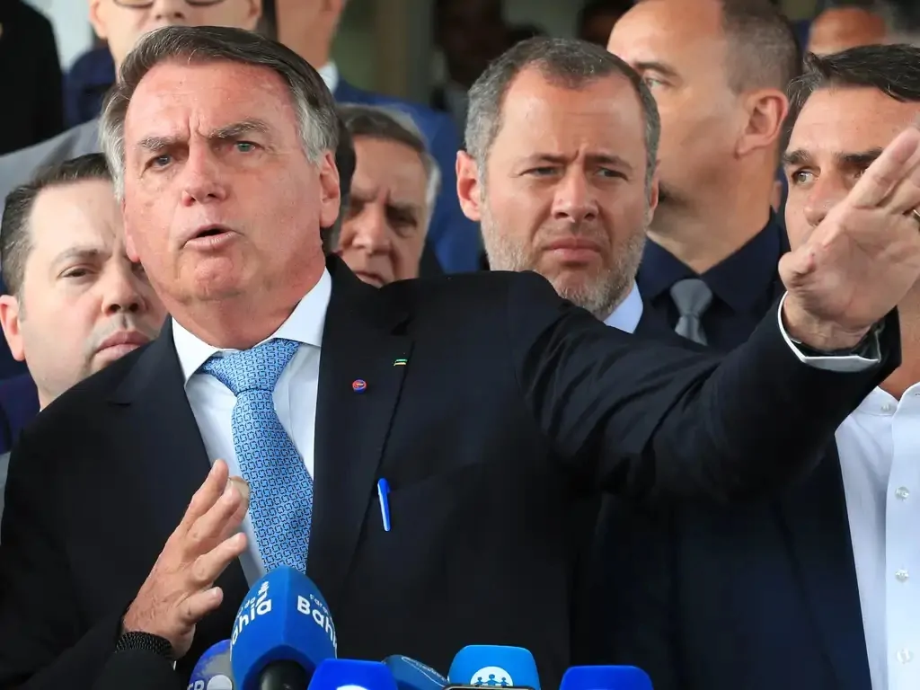 Bolsonaro Pode Abreviar Pena por Golpe Lendo Clássicos e Obras Sobre Democracia