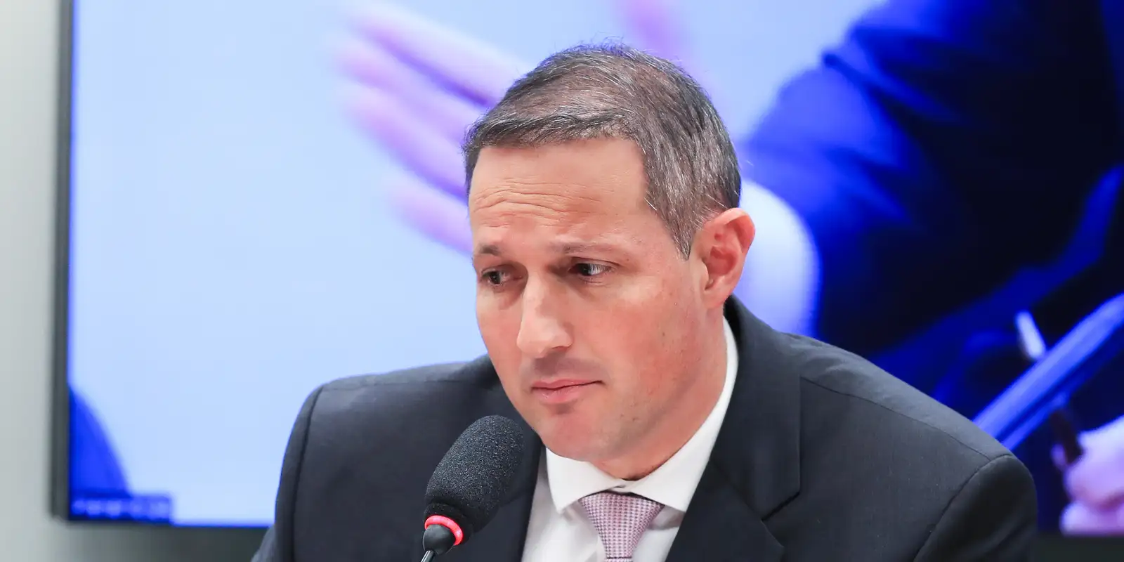 Pressão Surte Efeito: Relator Cede e Retira Exigência de Aval de Governador para Ações da PF Contra Facções