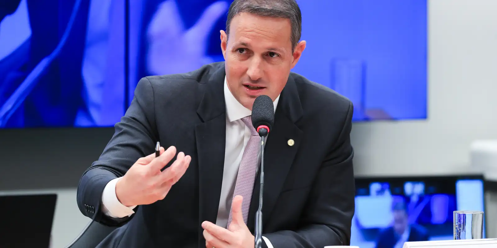 Derrite Cede a Críticas e Apresenta 5ª Versão do PL Antifacção: Entenda as Mudanças