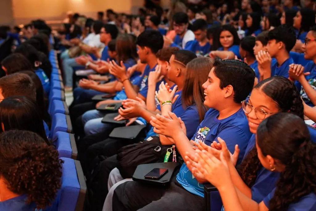 Mossoró Lança Programa Inovador e Prepara Alunos da Rede Municipal para o Mundo