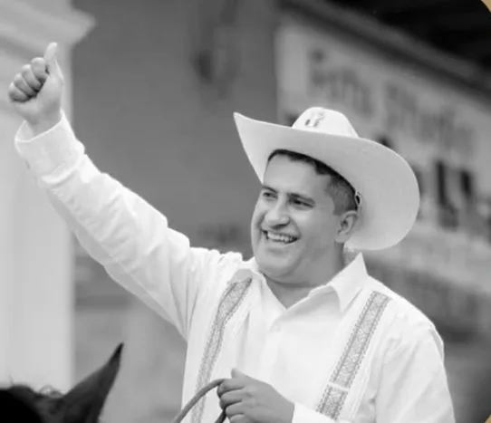 O Dia dos Mortos se Tingue de Sangue: Prefeito Mexicano Assassinado em Plena Celebração