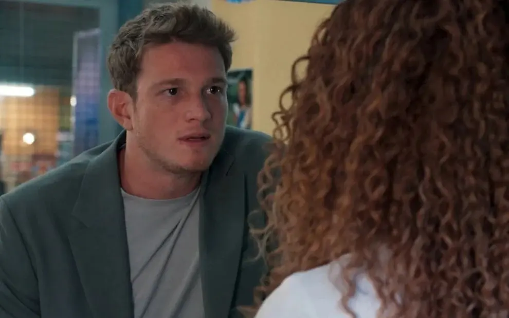 “Três Graças”: Leonardo entra em choque ao descobrir que Viviane é uma mulher trans