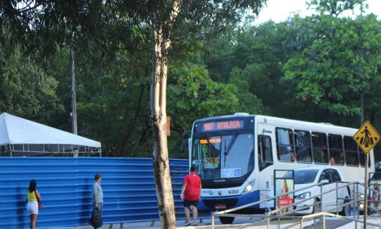 Obras na Ponte Godofredo Diniz: SMTT Realoca Ponto de Ônibus para Melhorar Fluidez e Segurança