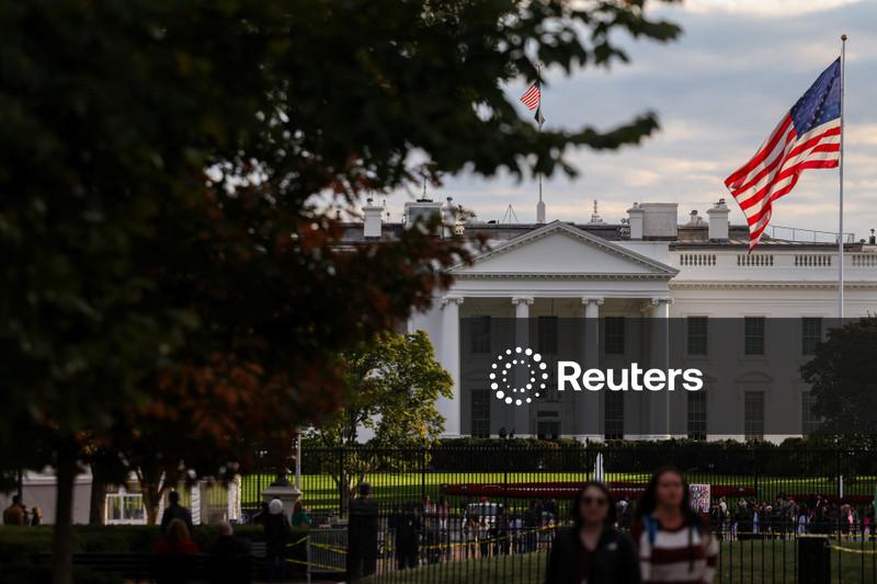 Guarda Nacional Atingida por Tiros Próximo à Casa Branca: Investigação em Andamento