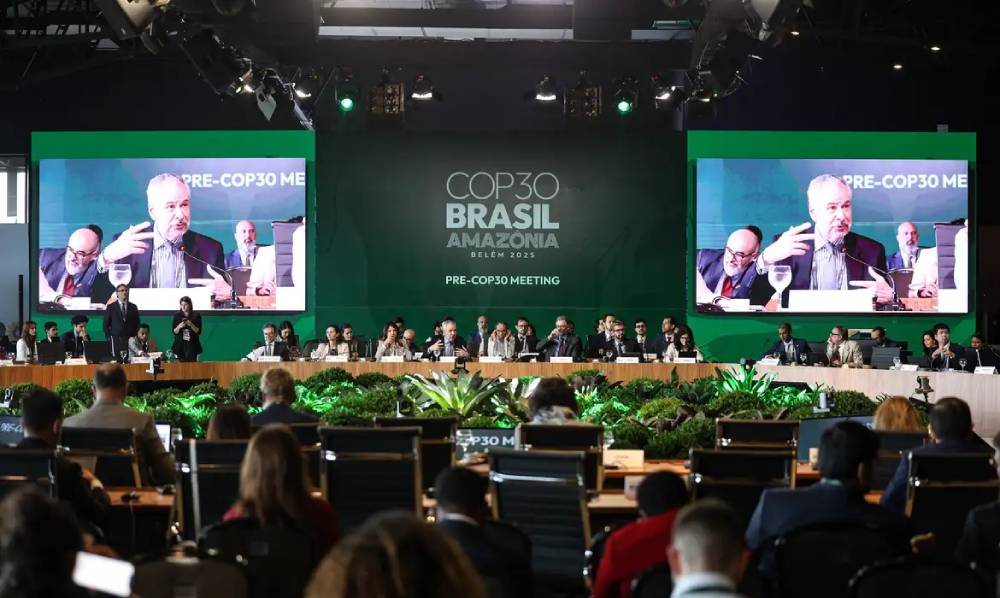 COP30: Brasil Propõe ‘Pix Climático’ para Reverter Colapso Ambiental em Belém