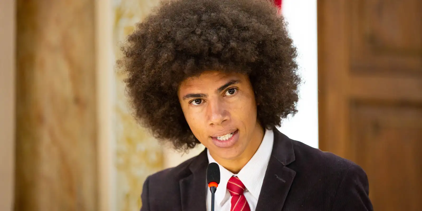Deputado do PR, Renato Freitas, se envolve em briga de rua e alega ter sofrido racismo