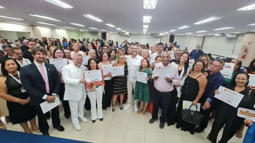 Amapá homenageia 83 servidores em cerimônia de aposentadoria e celebra economia de R$4,4 milhões com PAI II