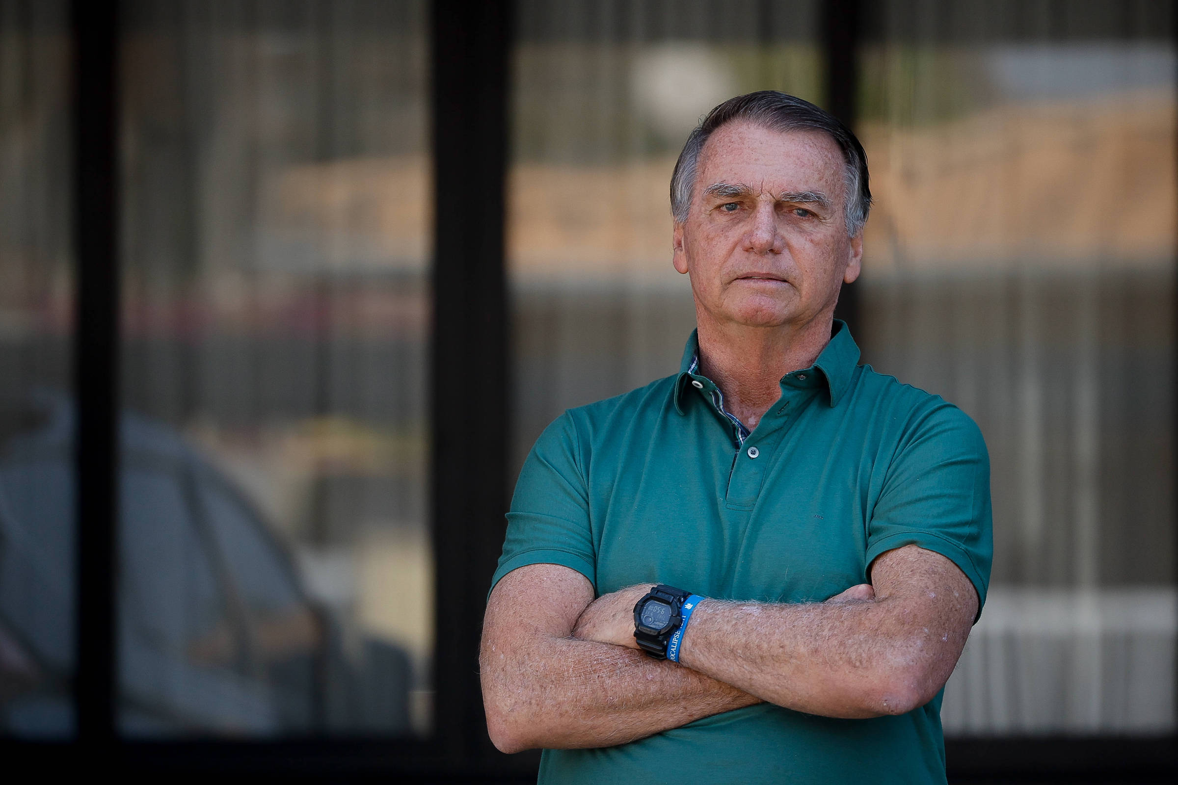 Médicos avaliam bloqueio anestésico para conter soluços de Bolsonaro