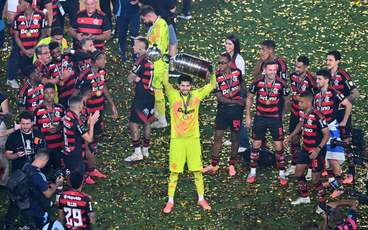 Flamengo Blinda Rossi: Goleiro Decisivo da Libertadores Terá Contrato Renovado e Valorizado