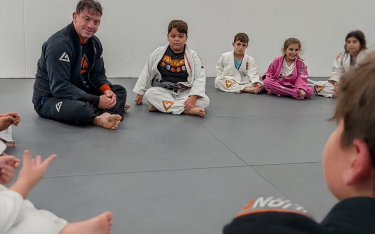 Faixa-preta Transforma Comunidades Aplicando Lições do Jiu-Jitsu Fora do Tatame
