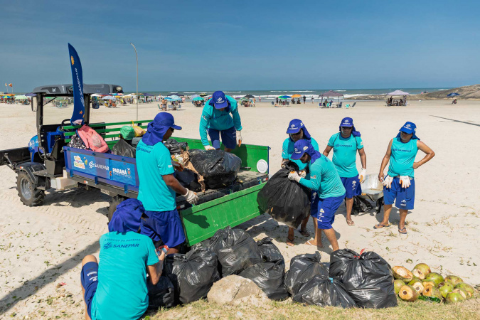Sanepar Retira 21 Toneladas de Lixo das Praias em Quatro Dias no Paraná
