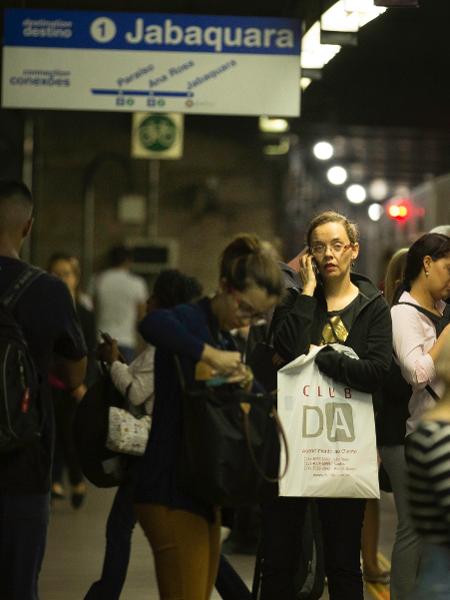 Metrô de São Paulo inicia aceitação de cartões de débito e crédito nas catracas