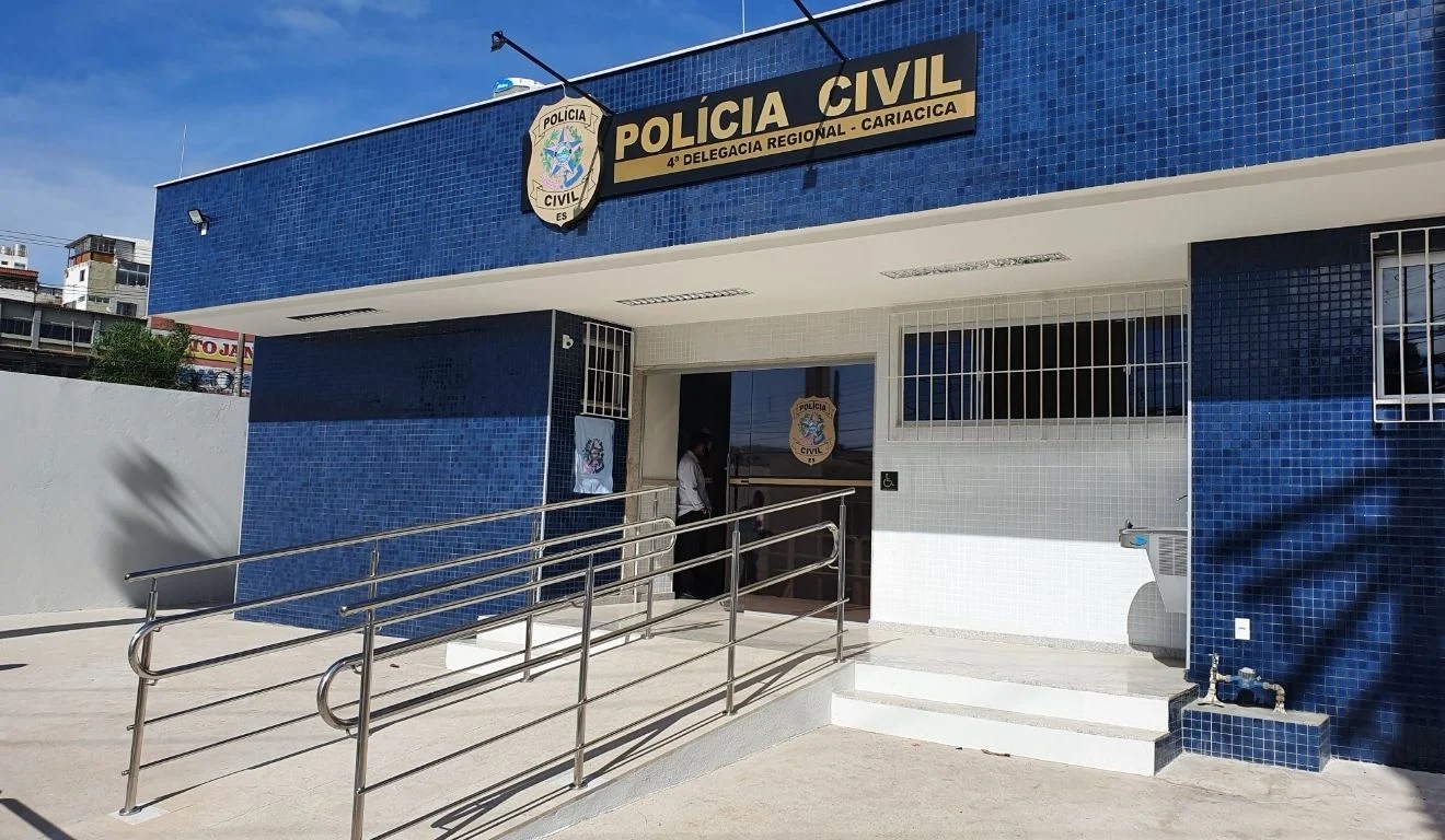 Cariacica: Homem Embriagado Ameaça Esposa de Morte e Ataca Policiais; Filho Interveio