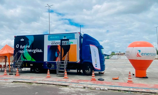 Energisa leva economia e luz eficiente a municípios sergipanos com programa itinerante