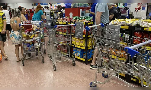 Compras antecipadas para o Natal movimentam supermercados em Apucarana