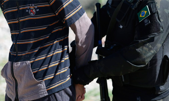 Aparecida: Suspeito de homicídio e violência doméstica é preso em ação policial