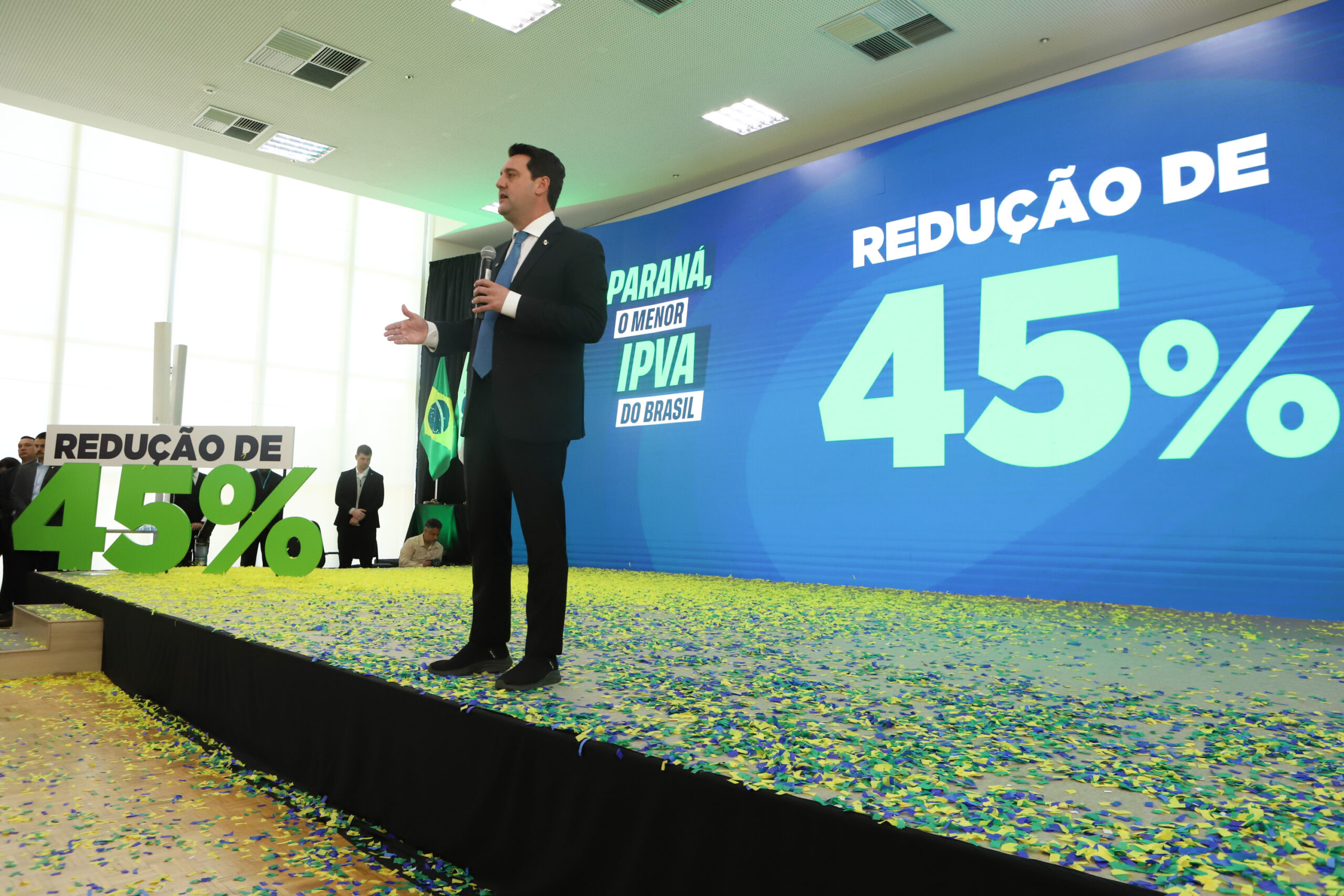 Governo do Paraná mantém desconto de 6% para pagamento à vista do IPVA, redução chega a 49%