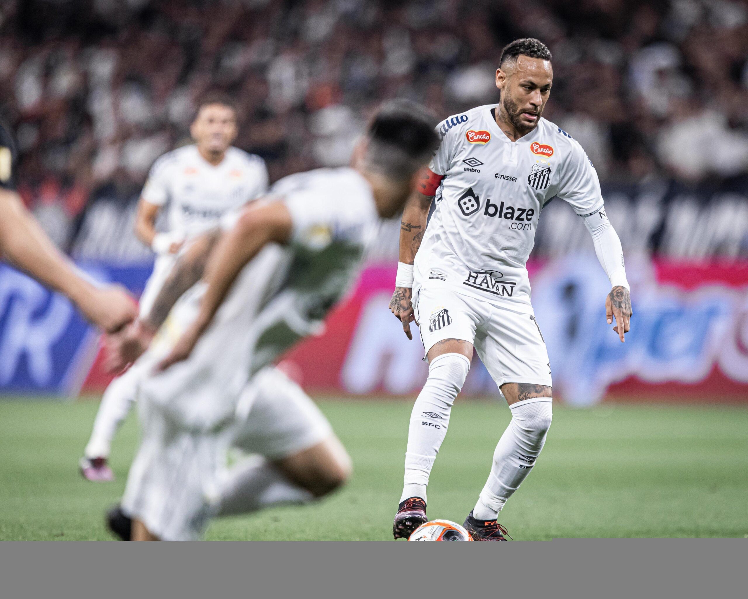 Brasileirão Incandescente: Santos e Inter na Corda Bamba do Rebaixamento na Reta Final