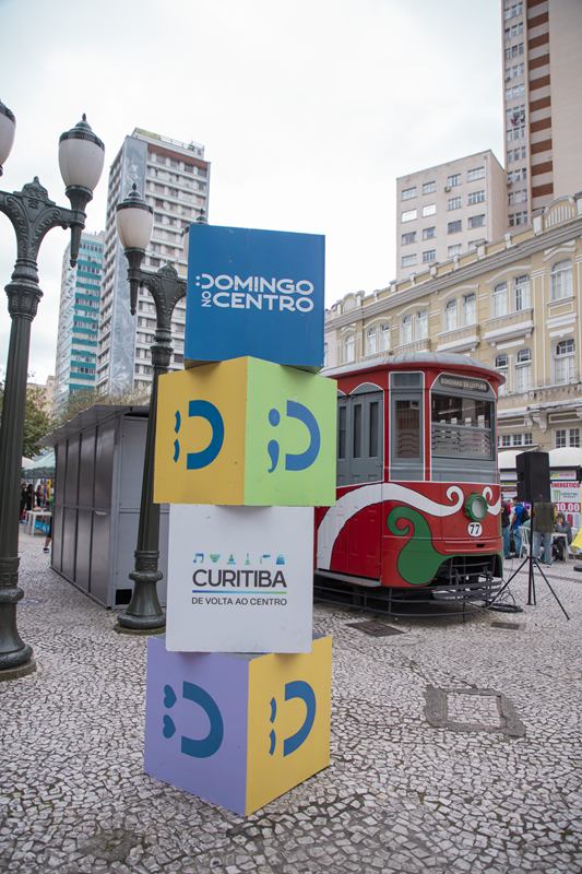 Domingo no Centro movimenta Curitiba com música, adoção de pets e lazer