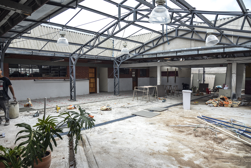 Prefeitura de Curitiba reconstrói passarela no bairro Xaxim após enchentes